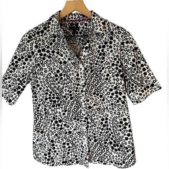 Talbots Non-Iron Black White Floral Short Sleeve Cotton Blend Blouse Size 6 - Picture 2 of 7